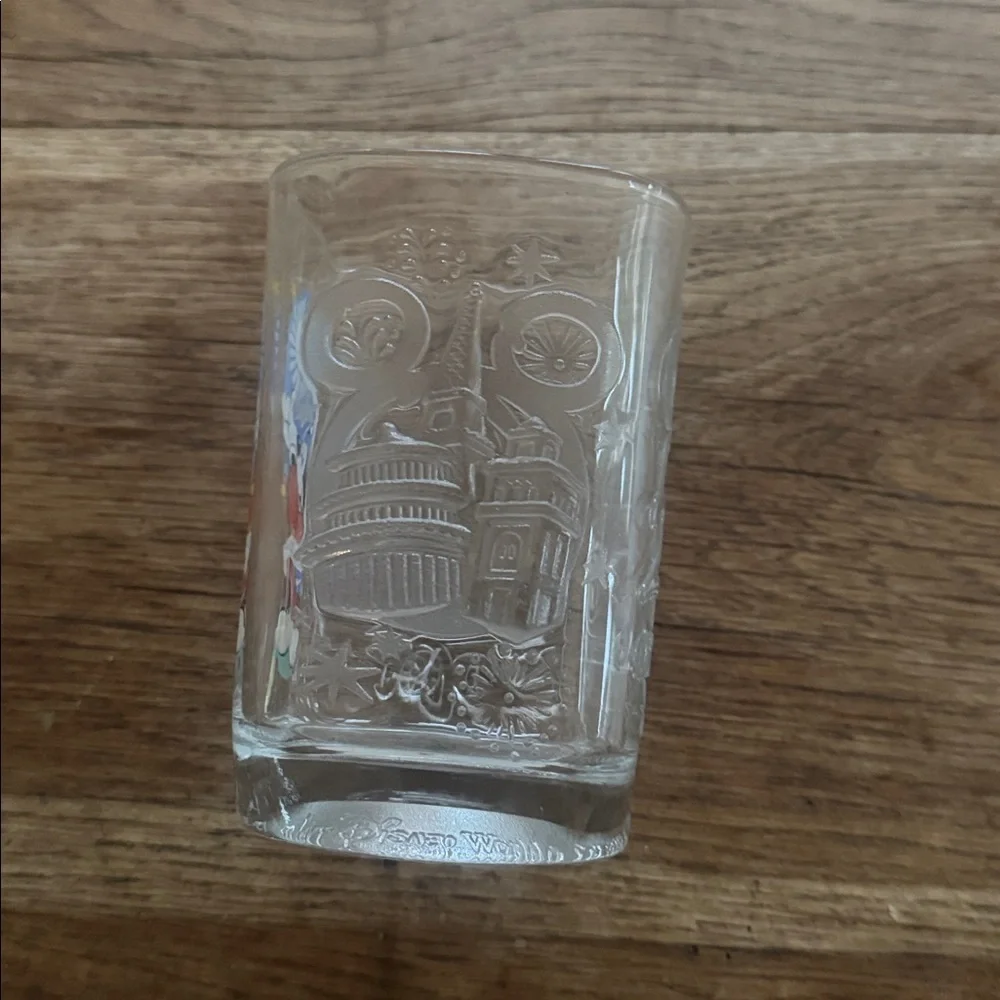 Disney World Epcot 2000 Glass